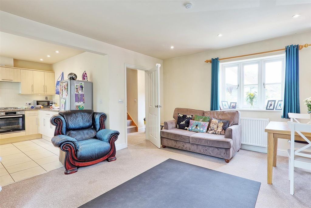 Property photo 2 of 13 Img_1672_3_4_Easyhdr-Interior3.Jpg