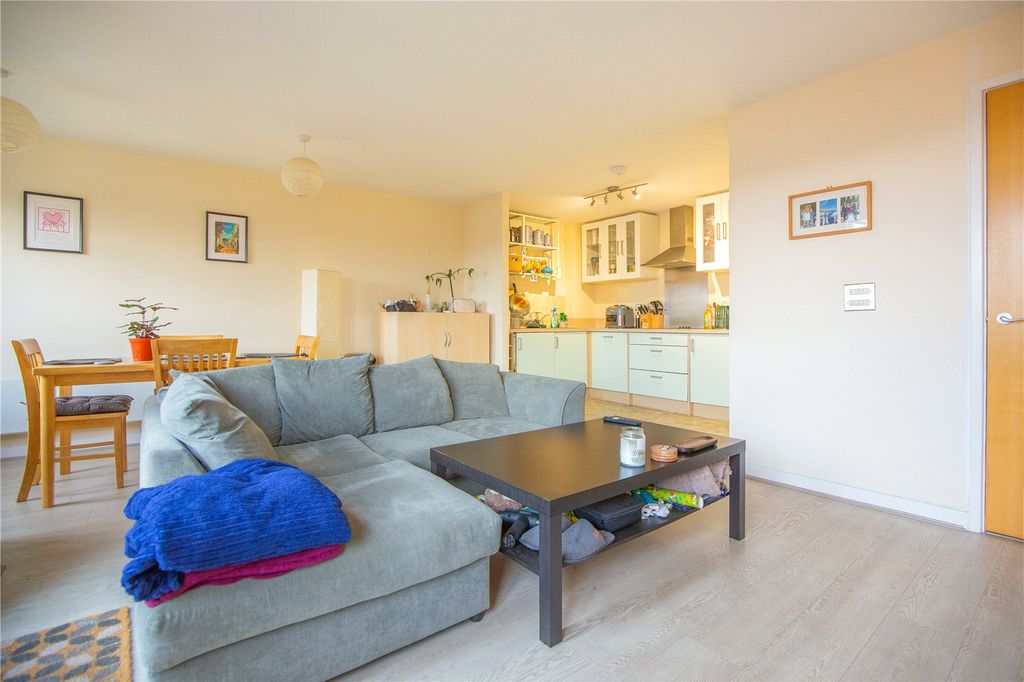 Property photo 3 of 13 Picture No. 15