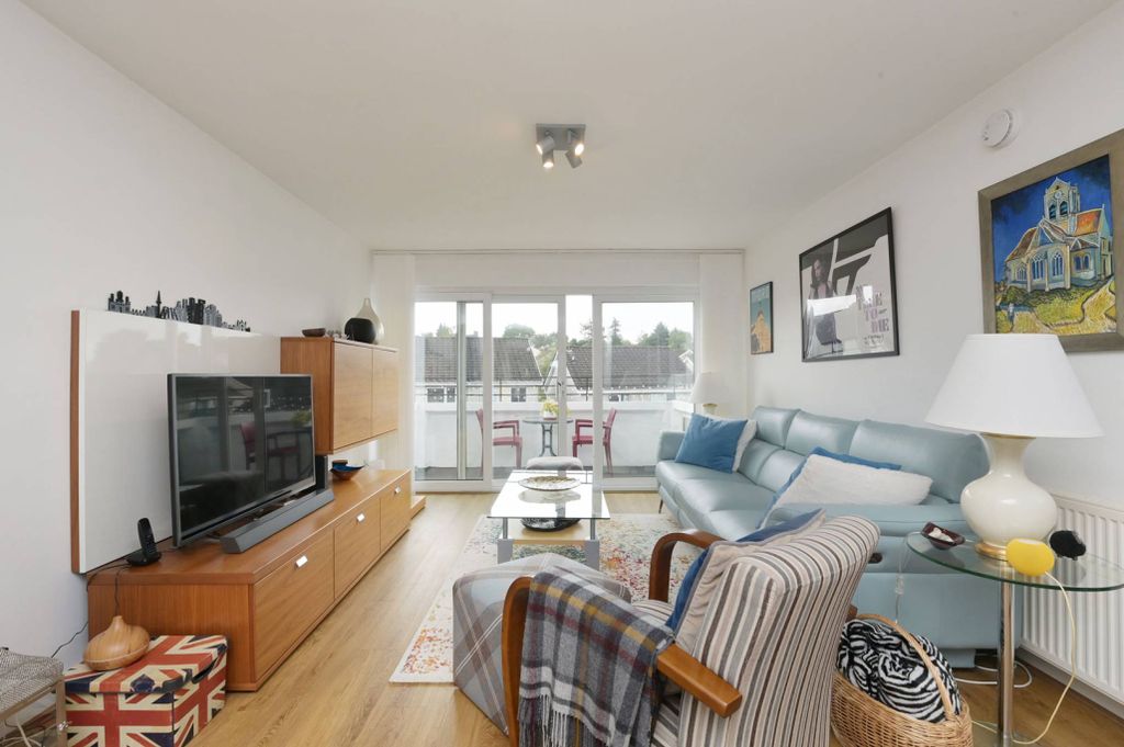 Property photo 2 of 19