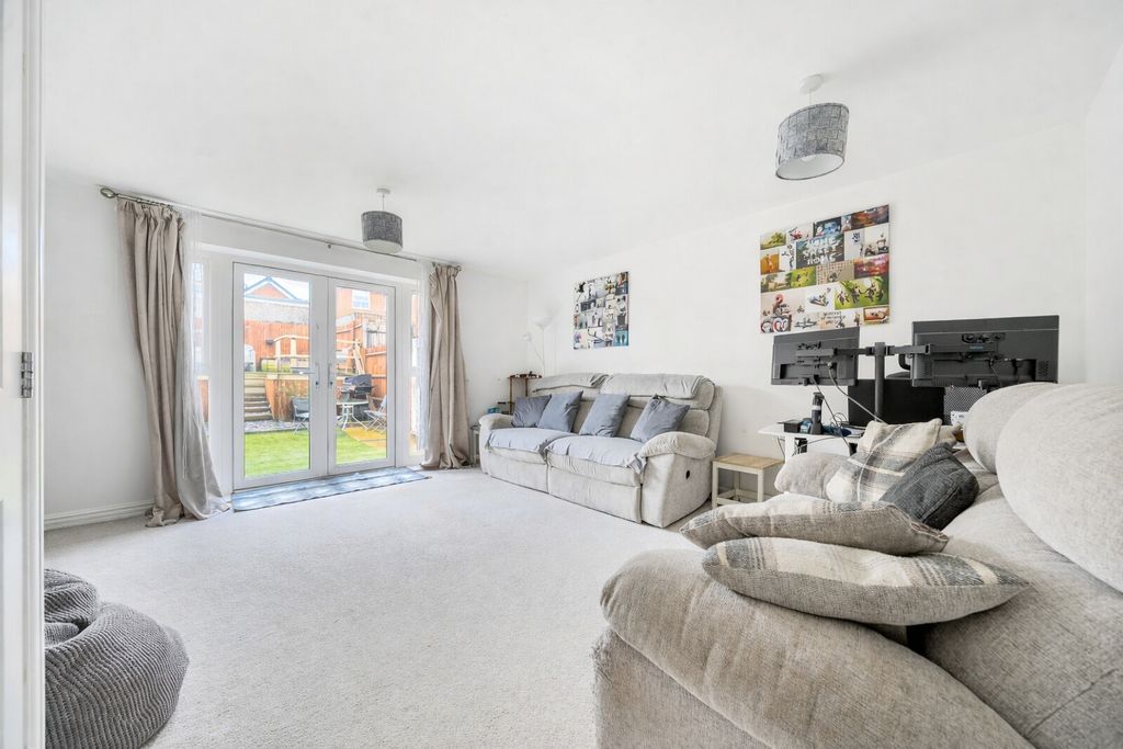 Property photo 2 of 8 Picture No. 26