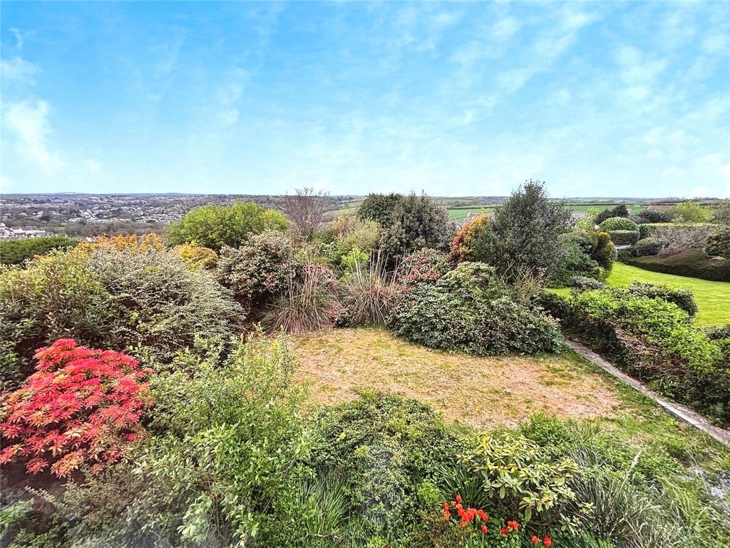 Property photo 2 of 18 Rear Garden