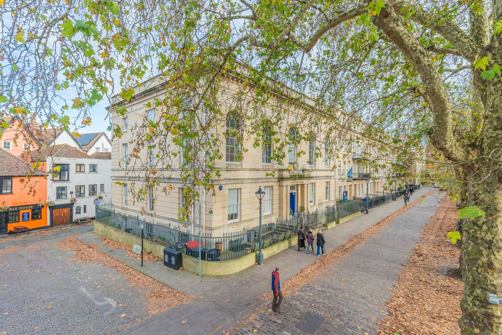 Property photo 1 of 8 Custom House, Queen Square, Bristol-31.Jpg