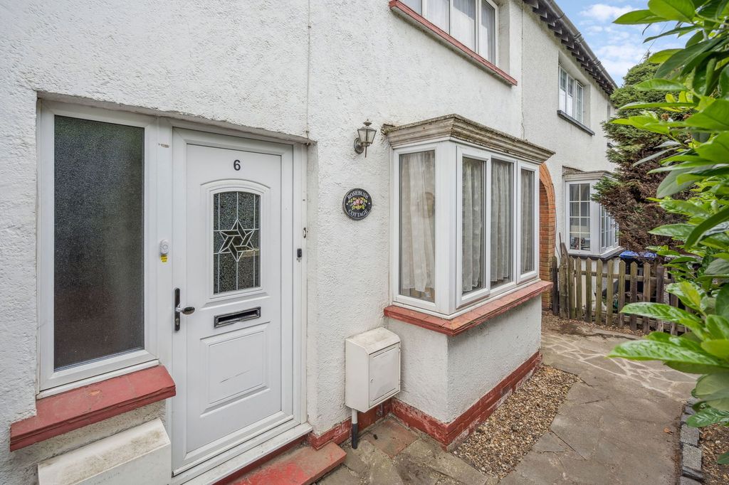Property photo 2 of 10