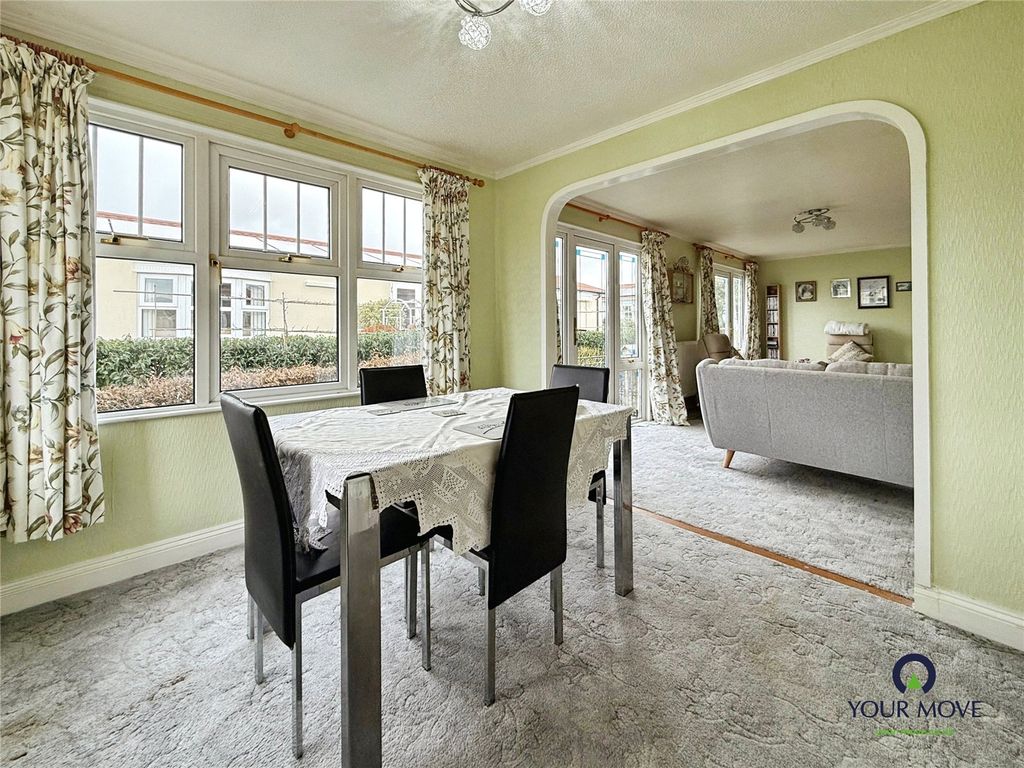 Property photo 3 of 16 Picture No. 11