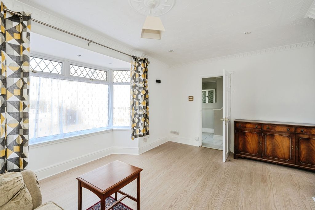 Property photo 2 of 20 Pbox-Img.Jpg