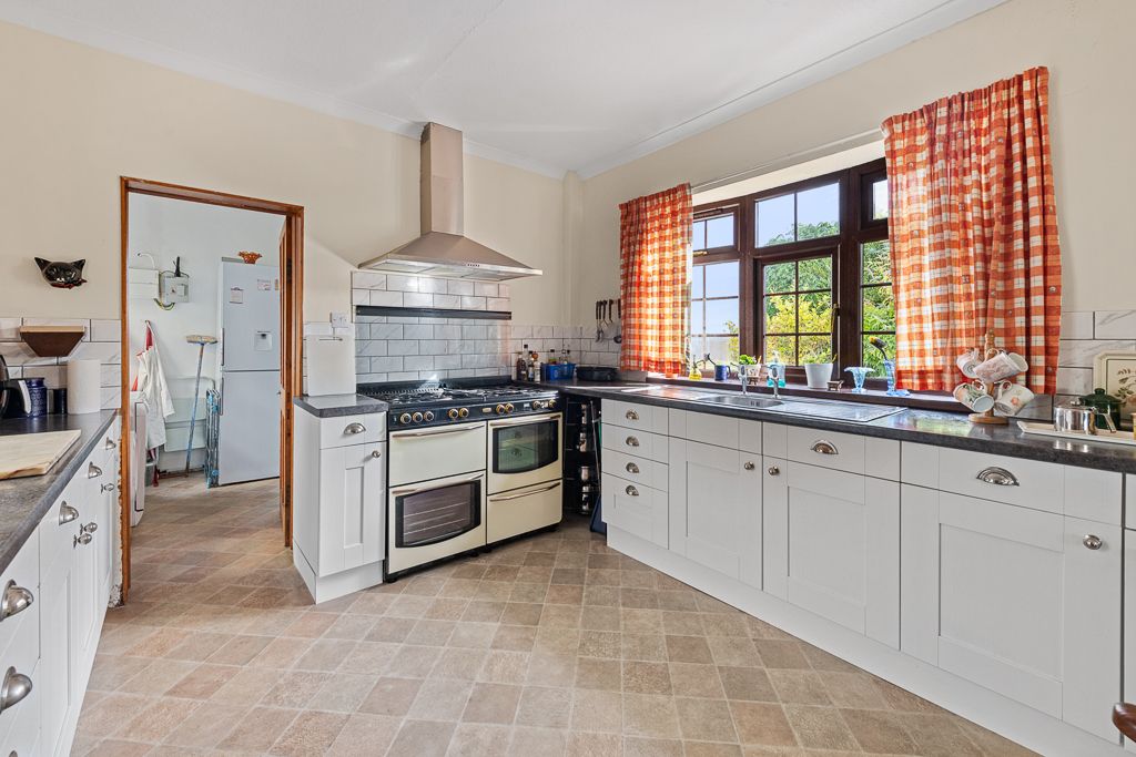 Property photo 3 of 39