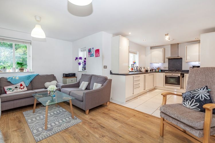 Property photo 2 of 8 304549