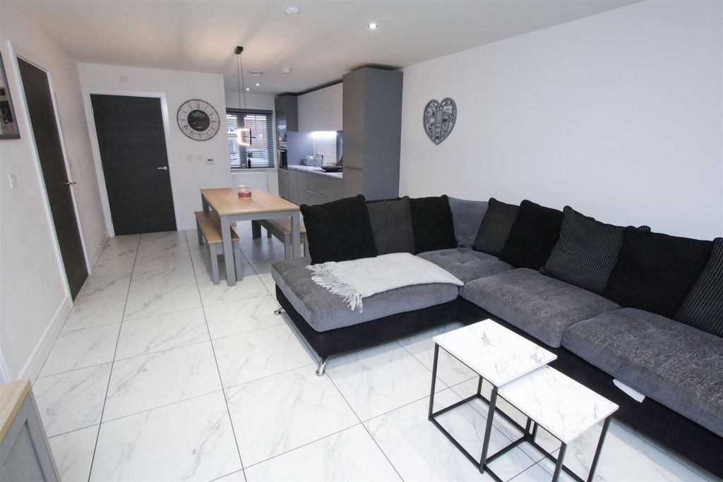 Property photo 2 of 24 Open Plan Living/ Dining /Kitchen