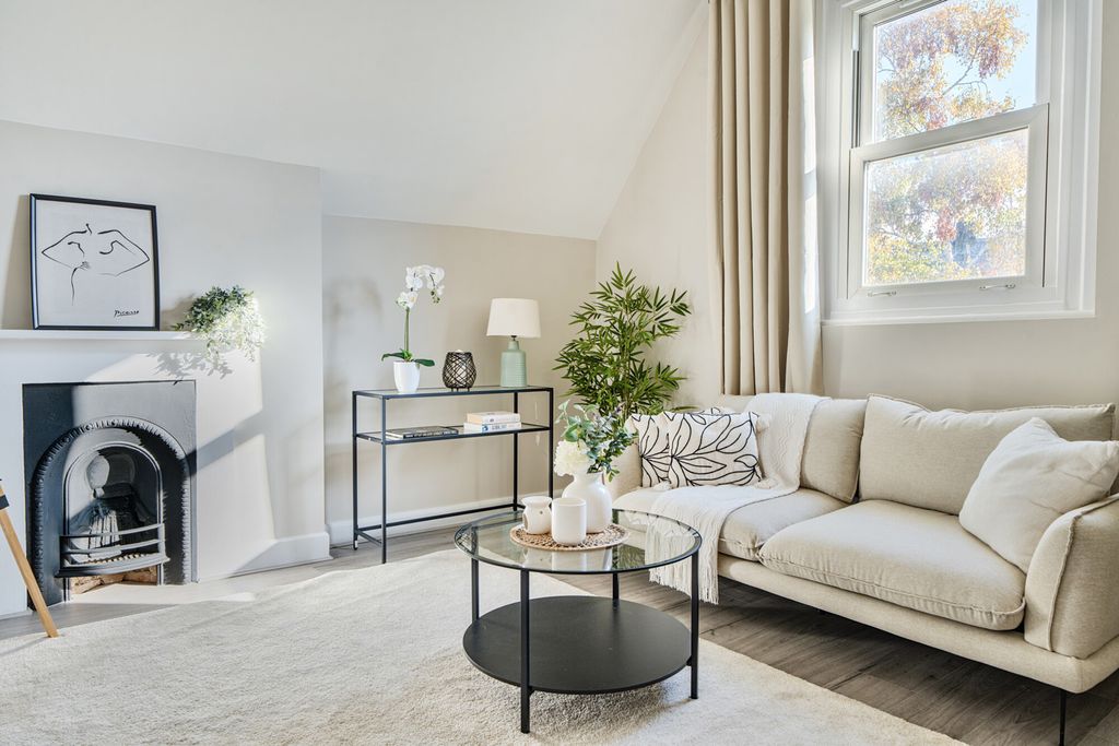 Property photo 3 of 12 1361035-2-68Dba00...