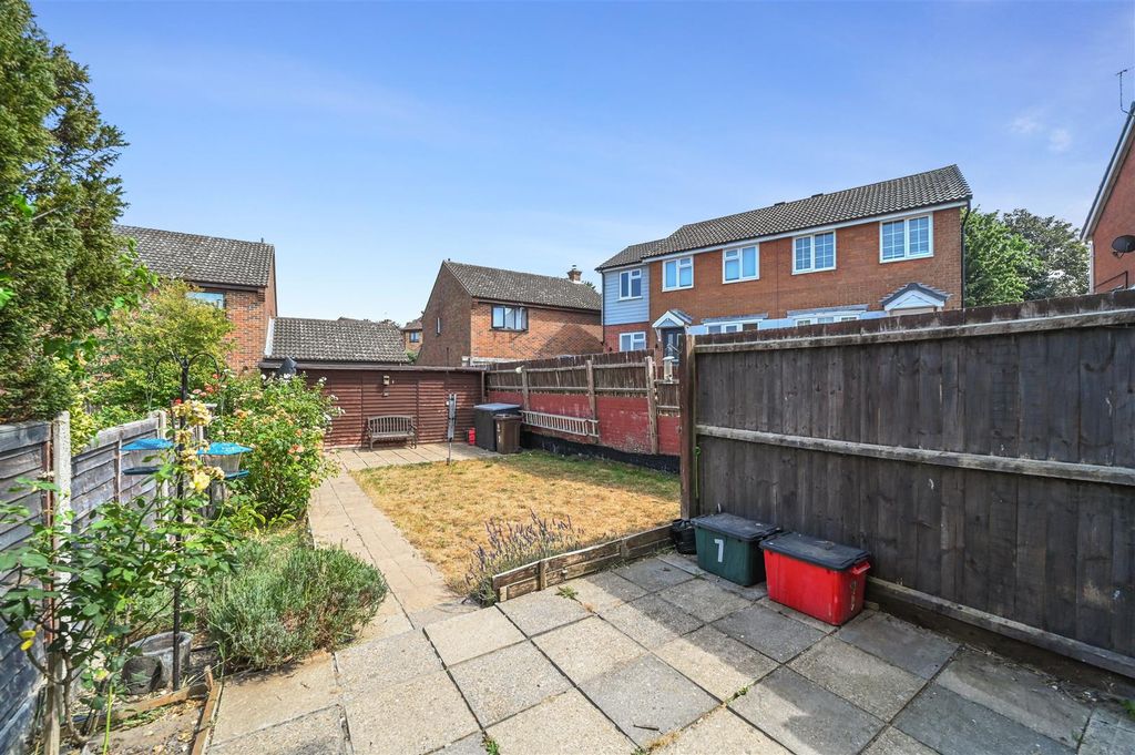 Property photo 3 of 10 Garden