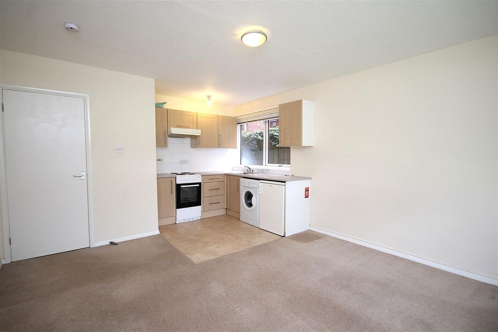 Property photo 2 of 6