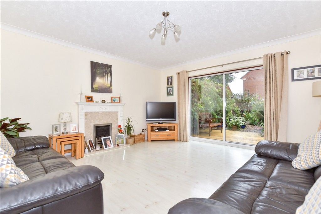 Property photo 1 of 14 Lounge