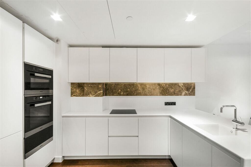 Property photo 2 of 10 Kitchen
