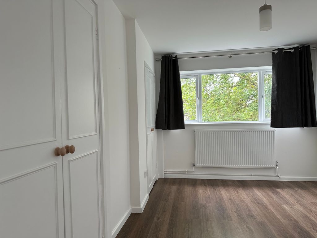 Property photo 3 of 9 Bed 1.Jpg