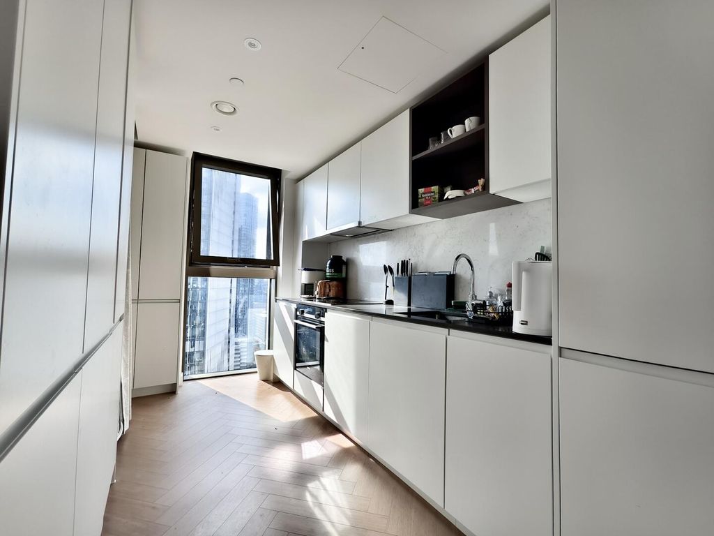 Property photo 3 of 10 Kitchen
