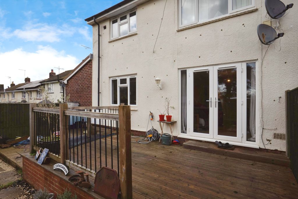 Property photo 2 of 17 Garden