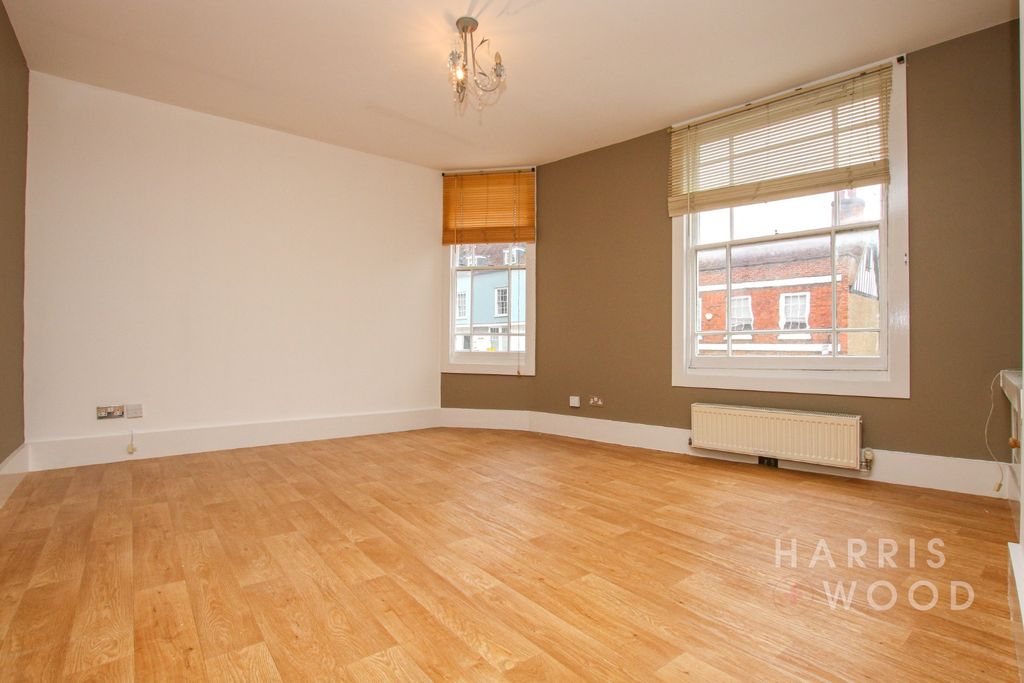 Property photo 2 of 11 3976914