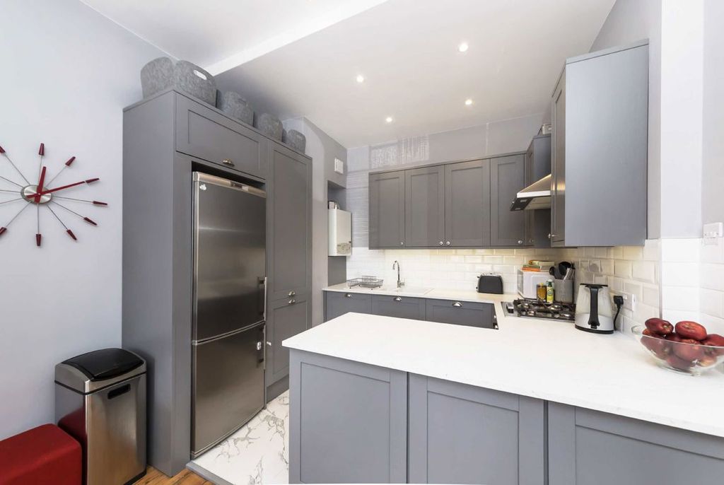 Property photo 3 of 8