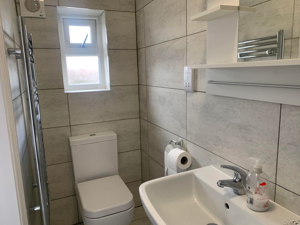 Property photo 2 of 4 Bathroom
