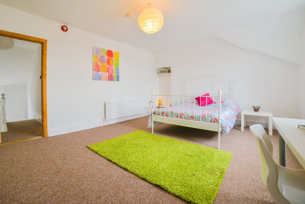 Property photo 1 of 13 Tff