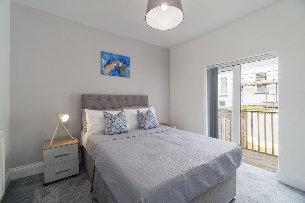 Property photo 1 of 15 0013