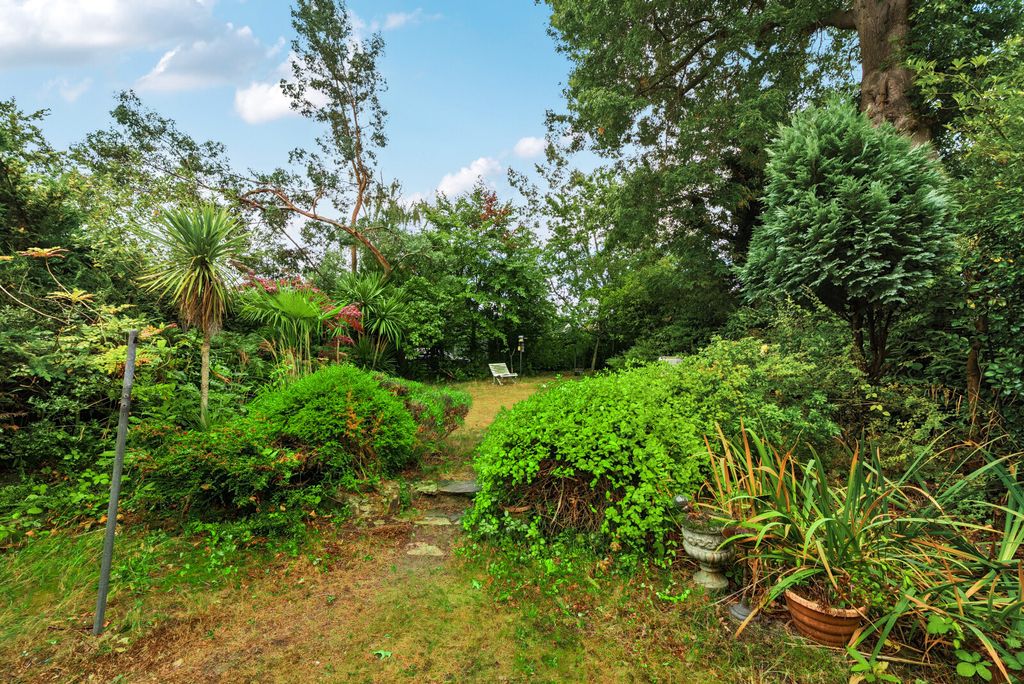Property photo 3 of 17 Garden