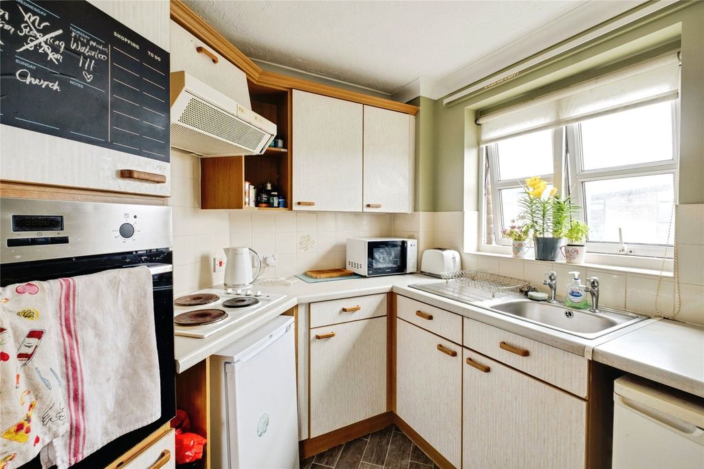 Property photo 3 of 13 Kitchen