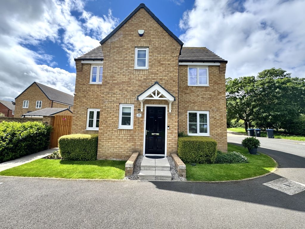Property photo 1 of 16 Img_6005