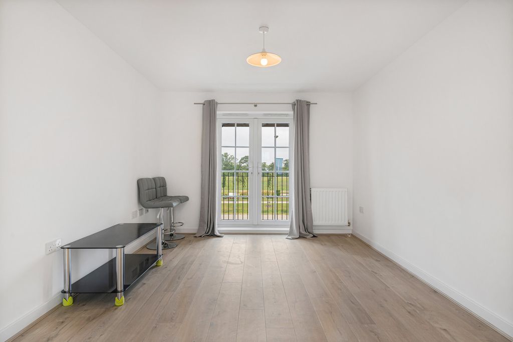 Additional image 10 of 2 bed flat for saleFranklin Gardens, Didcot OX11