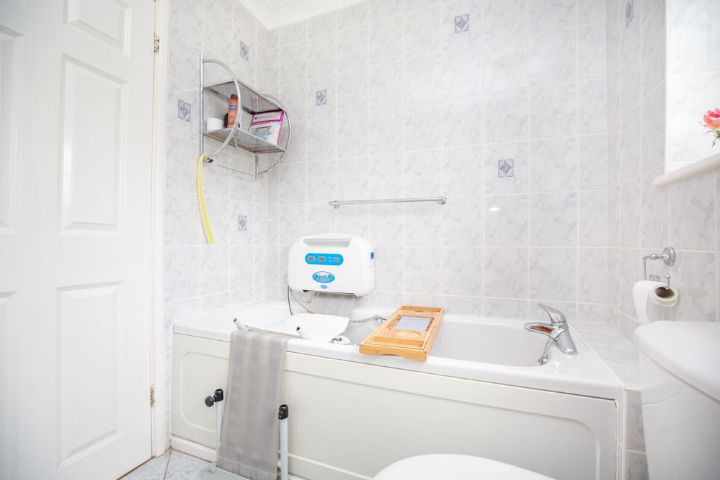 Additional image 16 of 2 bed detached bungalow for saleHolte Road, Atherstone CV9