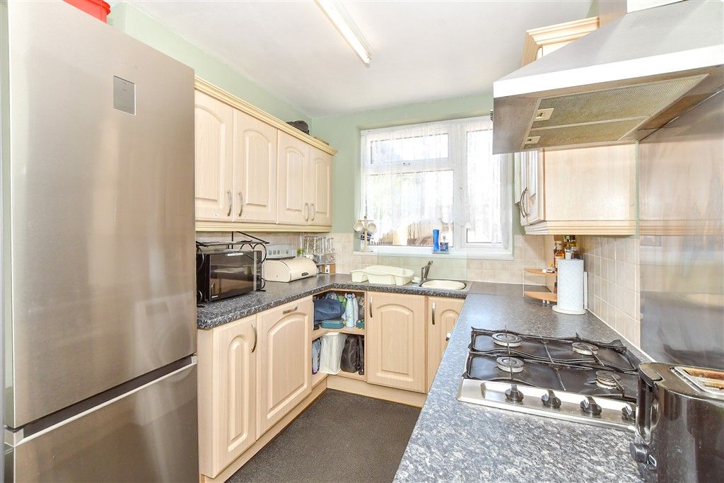 Property photo 3 of 7 Kitchen