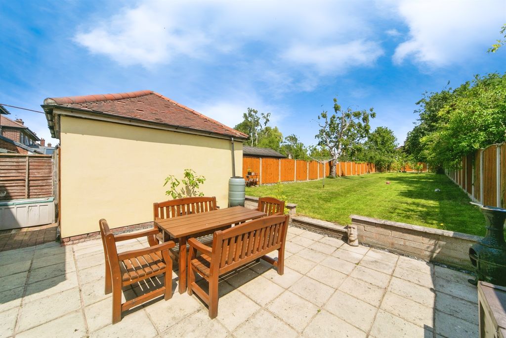 Property photo 2 of 25