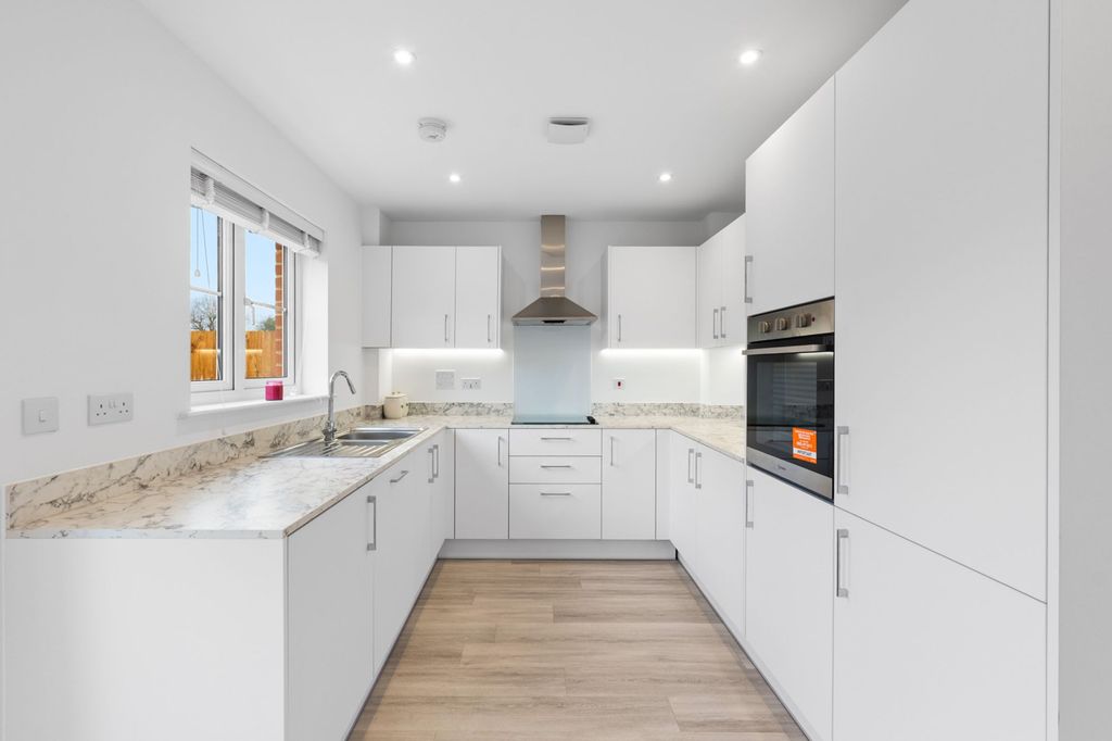 Property photo 2 of 23 Kitchen