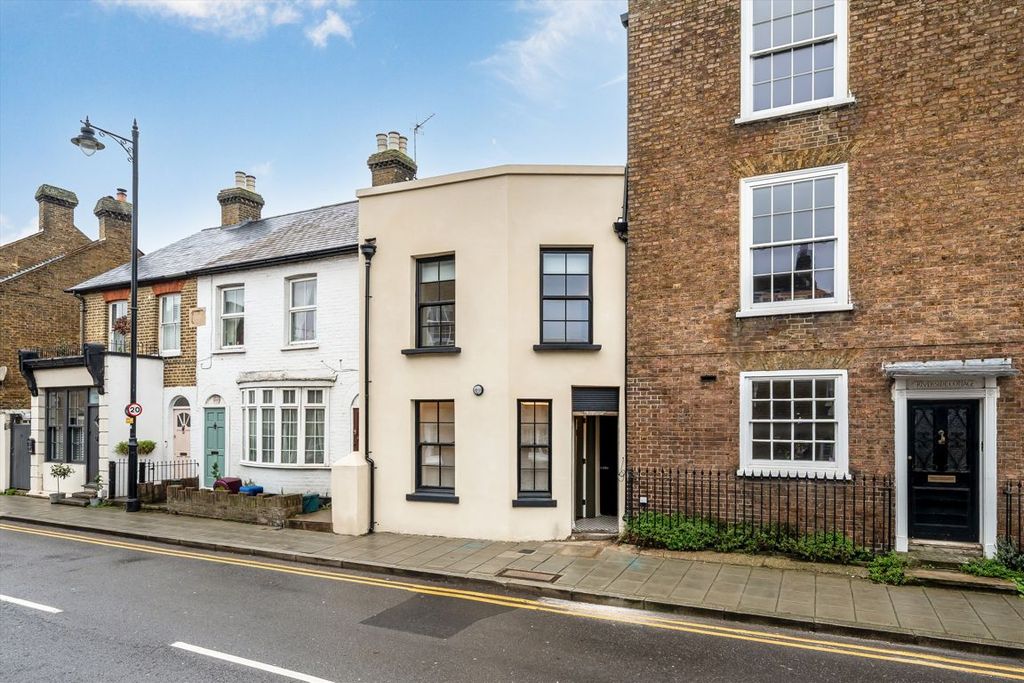 Property photo 1 of 6