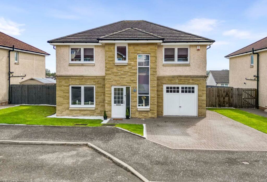 Property photo 1 of 32