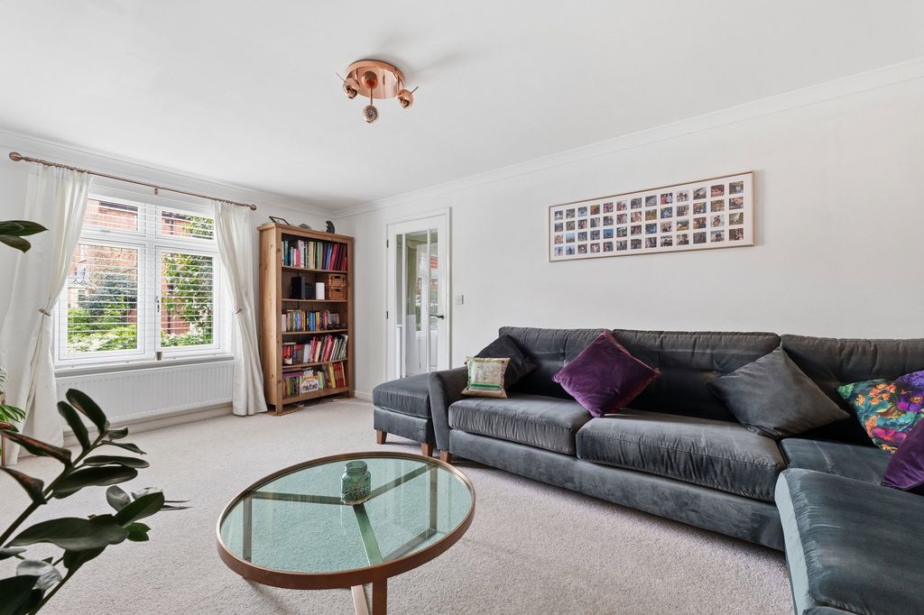 Property photo 3 of 31