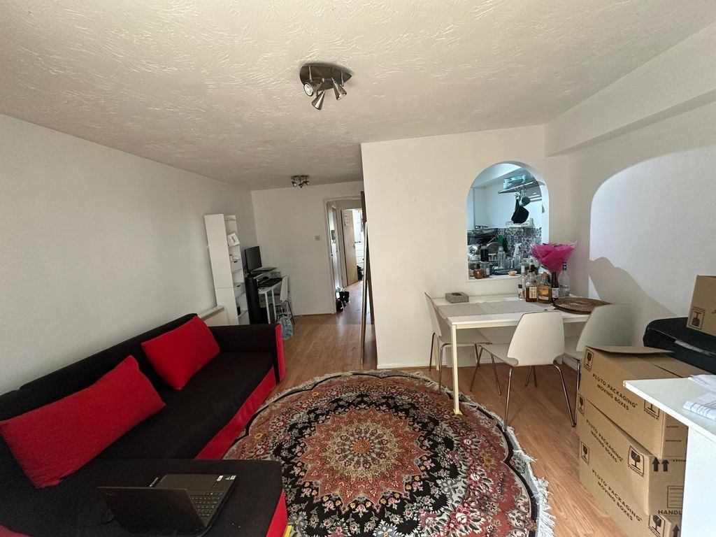 Property photo 3 of 4