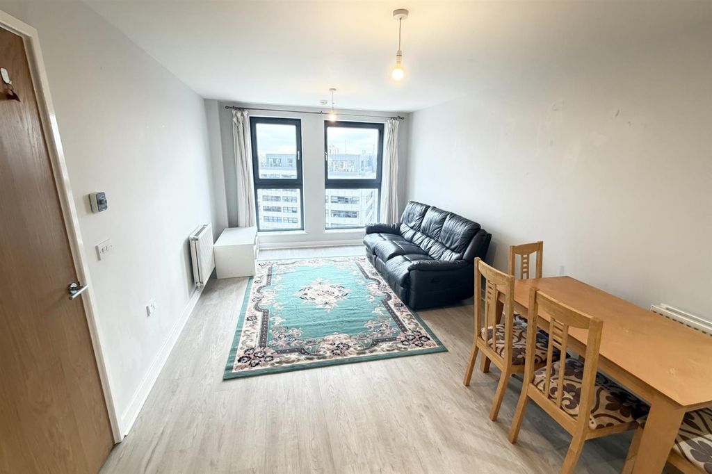 Property photo 2 of 10 Lounge.Jpg