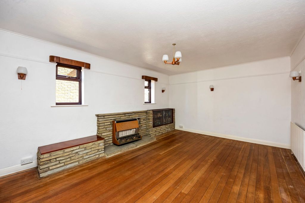 Property photo 2 of 29