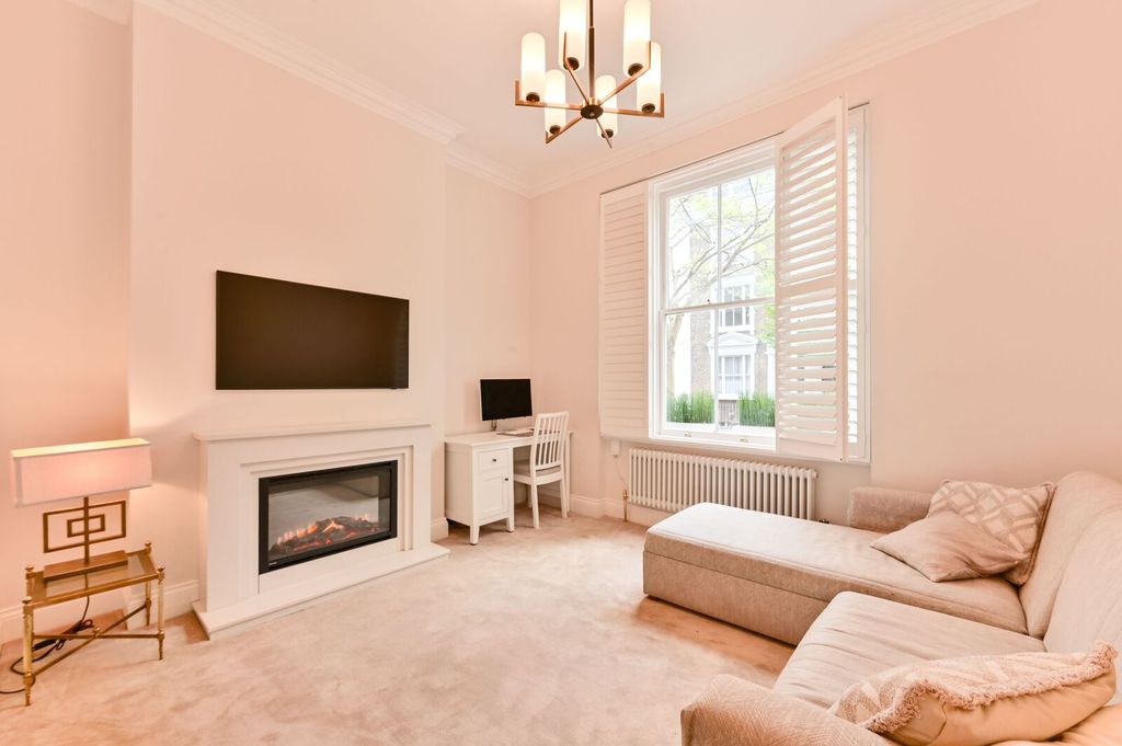 Property photo 2 of 9