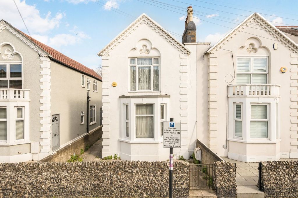 Property photo 1 of 6