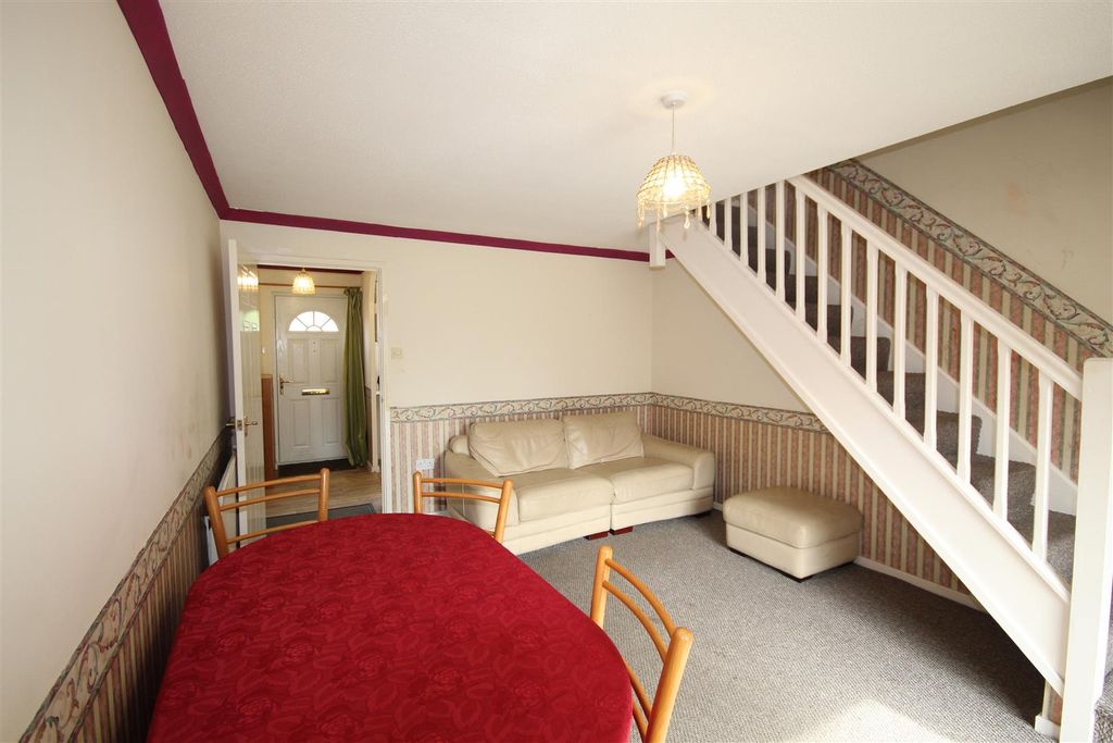 Property photo 2 of 11 Lounge 2.Jpg