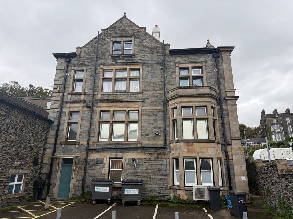 Property photo 2 of 6