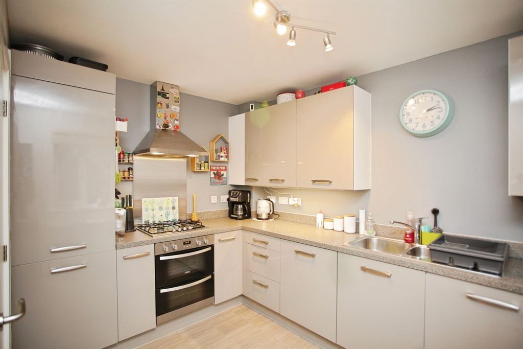 Property photo 3 of 20