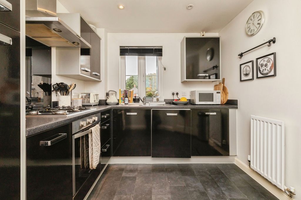 Property photo 3 of 17 Photo