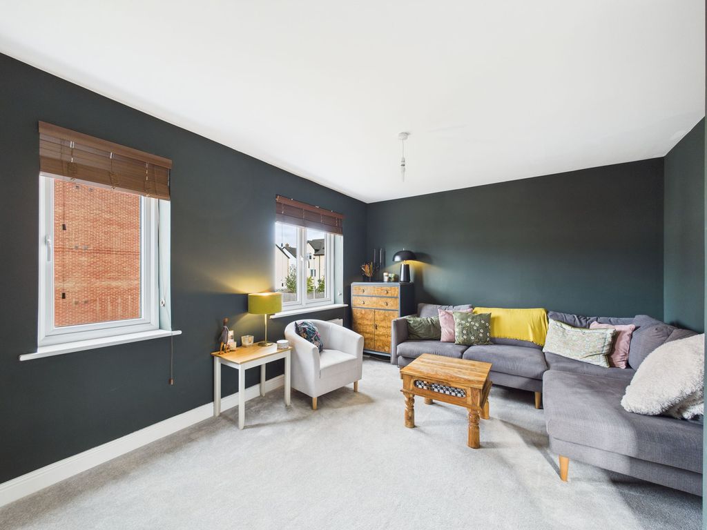 Property photo 2 of 20 Lounge