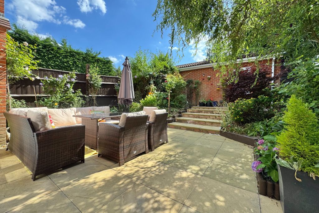 Property photo 2 of 16 Garden