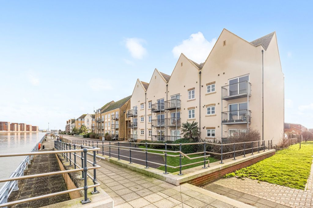 Property photo 2 of 20 Picture No. 34