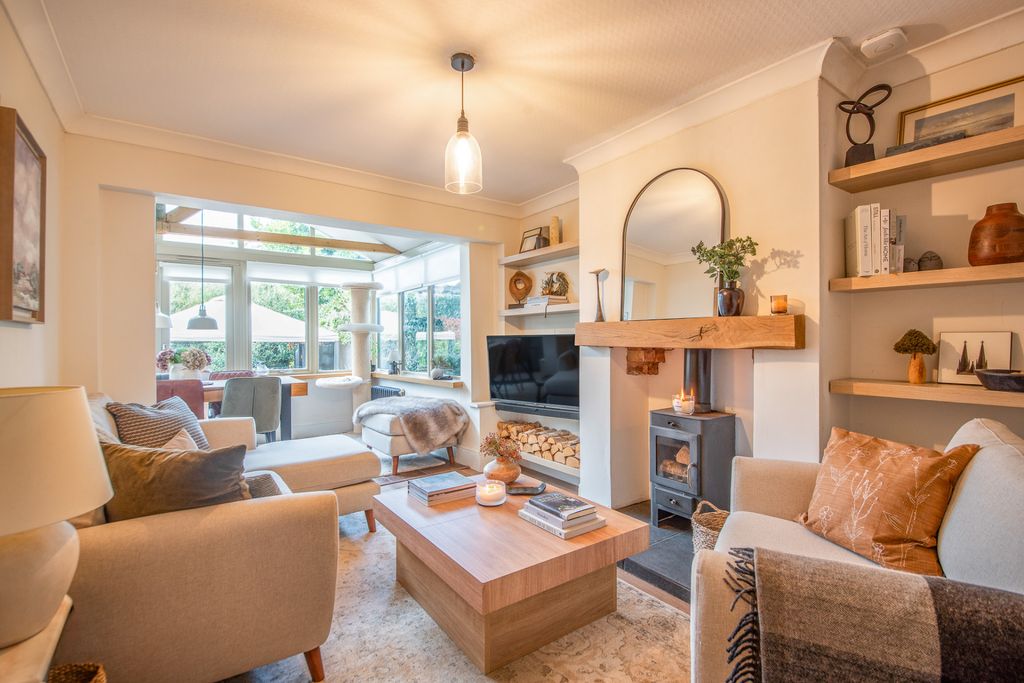 Property photo 2 of 25