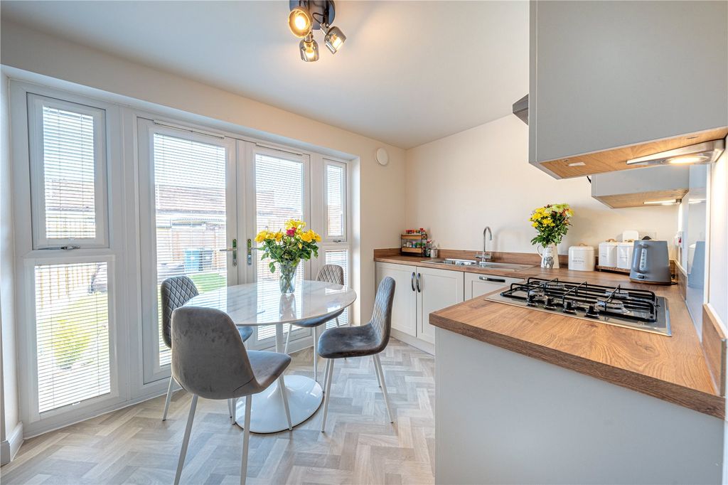 Property photo 3 of 26 Picture No. 10